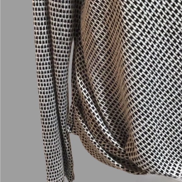 NWT A. Byer Tweed Knit Top with Silver-Tone Necklace, Off-White & Black, Size L - Picture 8 of 10